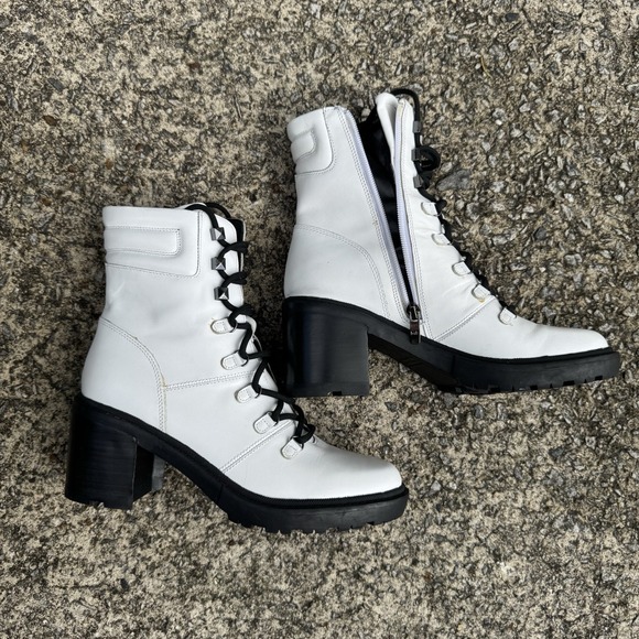 Marc Fisher Women's Sz 8 M Laboni Boot White Leather Combat With Black Lug Sole - Picture 9 of 15